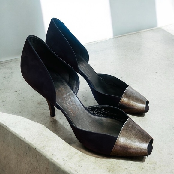 SALVATORE FERRAGAMO PURPLE LEATHER D'ORSAY PUMPS - RARE - Picture 1 of 6